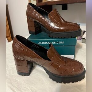 AEROSOLES Women's Brown Platform Block Heels